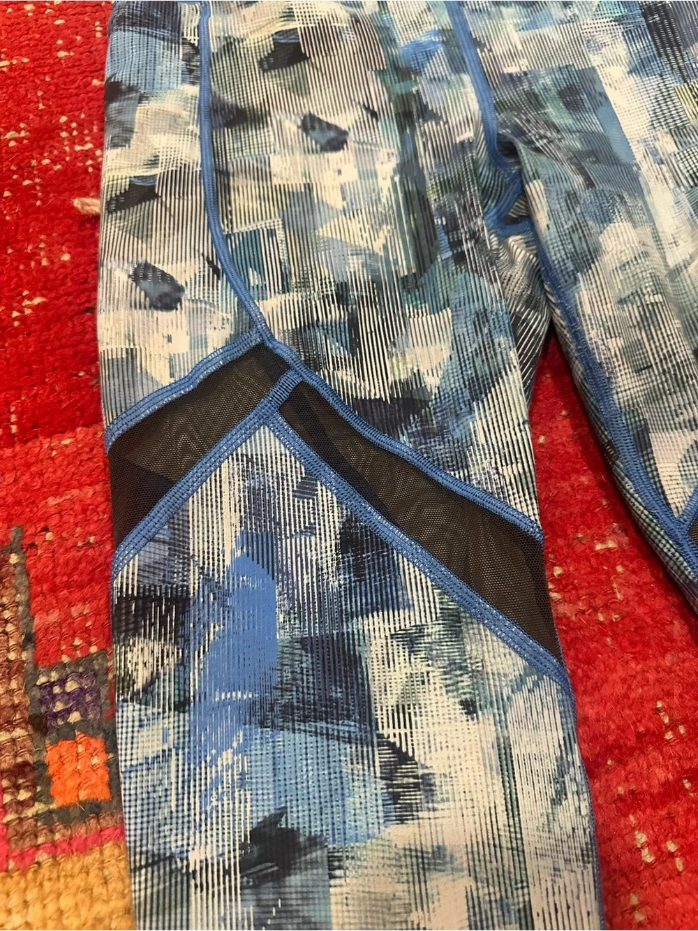 LULULEMON blue print cropped sheer cut out sz 6 - worn once